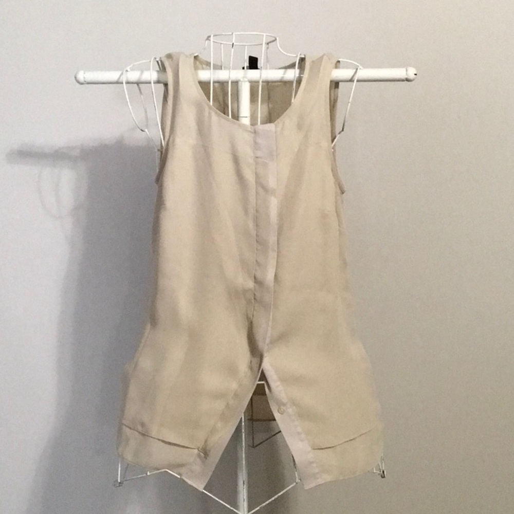 Ann Taylor, size small, button down front, sleeveless blouse